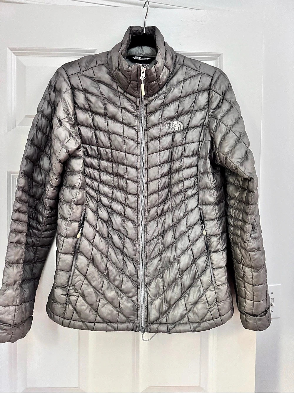 The North Face ThermoBall Jacket Gray Quilted Size Medium GUC